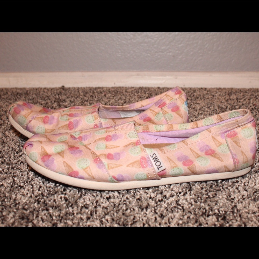 TOMS Ice Cream Cone pattern
